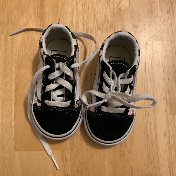 Vans - Picture 2 of 4